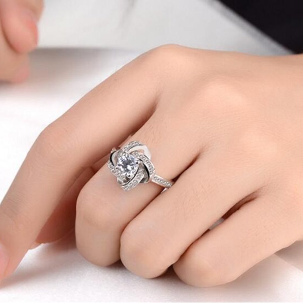 *NEW 925 Sterling Silver Diamond Infninity Ring - Picture 3 of 12